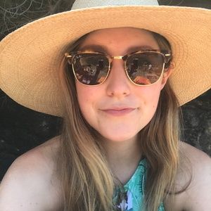 Meet your Posher, Amelia